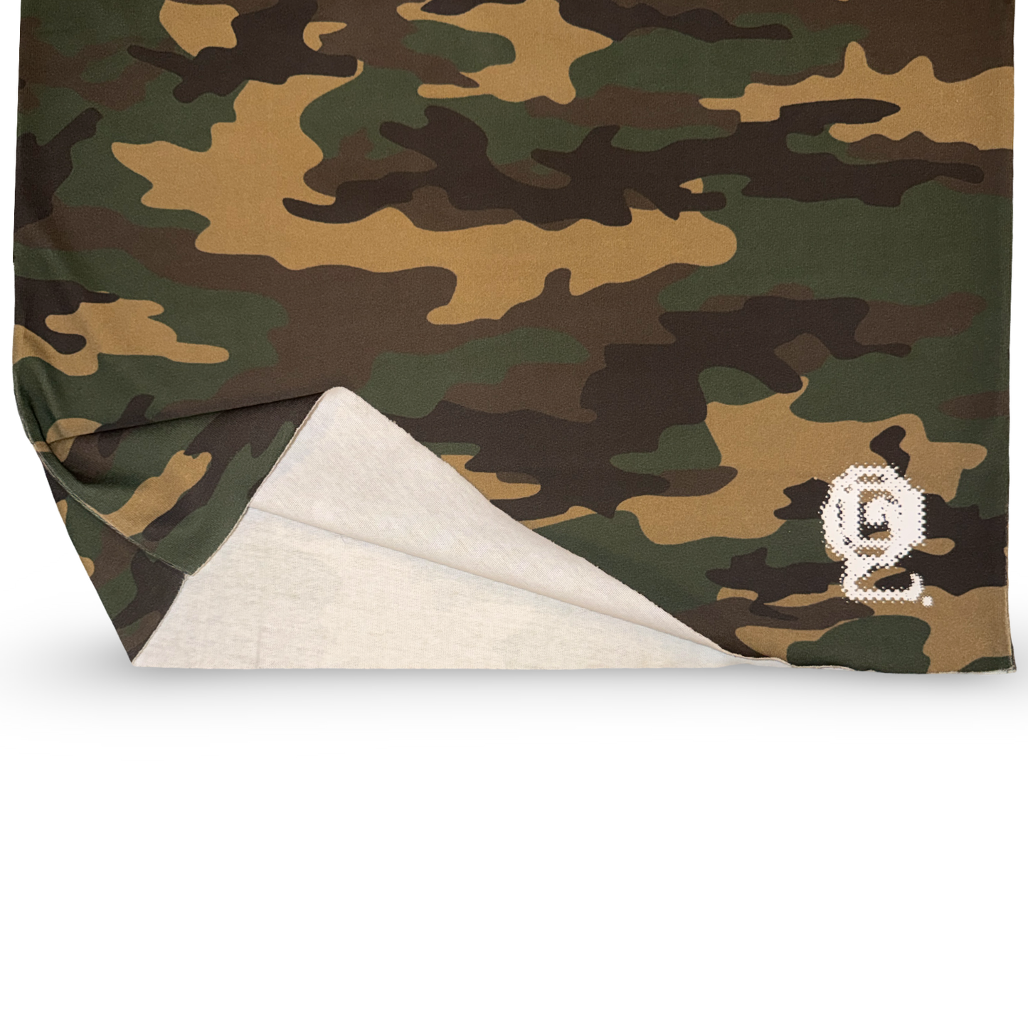 CAMO SPELL OUT TEE (RAW EDGE HEM)