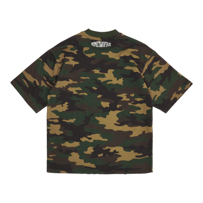 CAMO SPELL OUT TEE (RAW EDGE HEM)